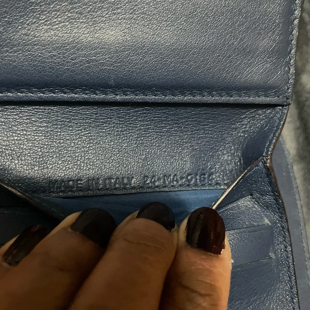 DIOR Diorissimo leather wallet Navy in light blue.
